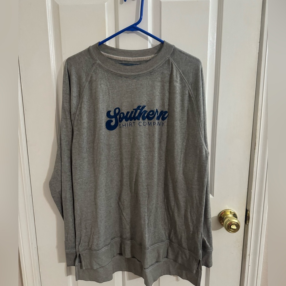 Women’s southern shirt company large long sleeve shirt. Fits very big.